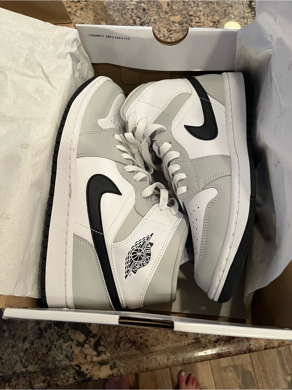 Air Jordan 1 Mid Women's Shoes worn 1x